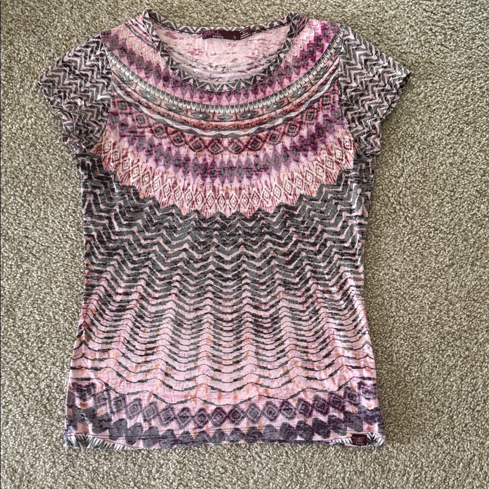 Prana Women’s Pink and Gray Patterned Short Sleeve Top Size Small